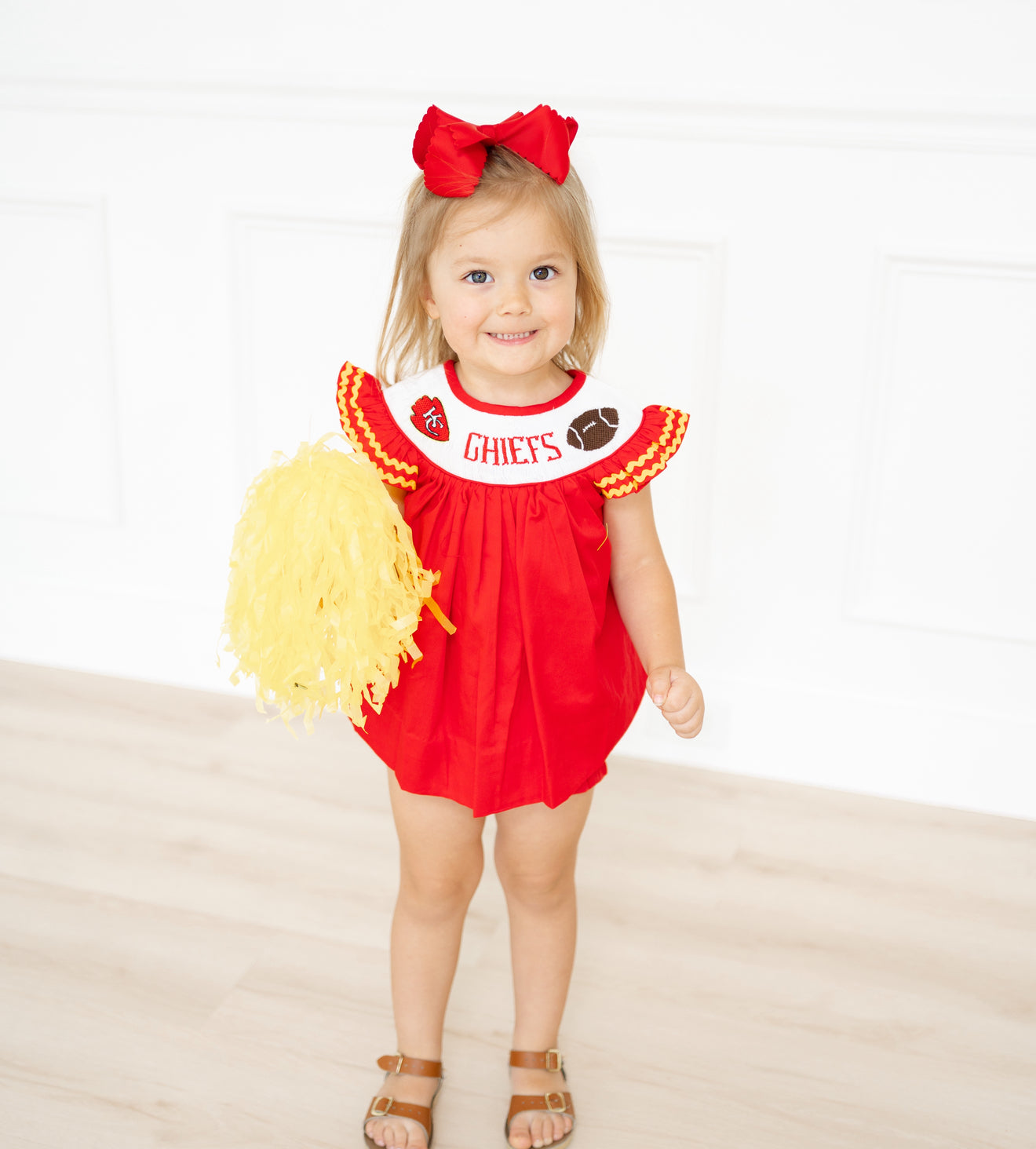 Red kingdom smocked set
