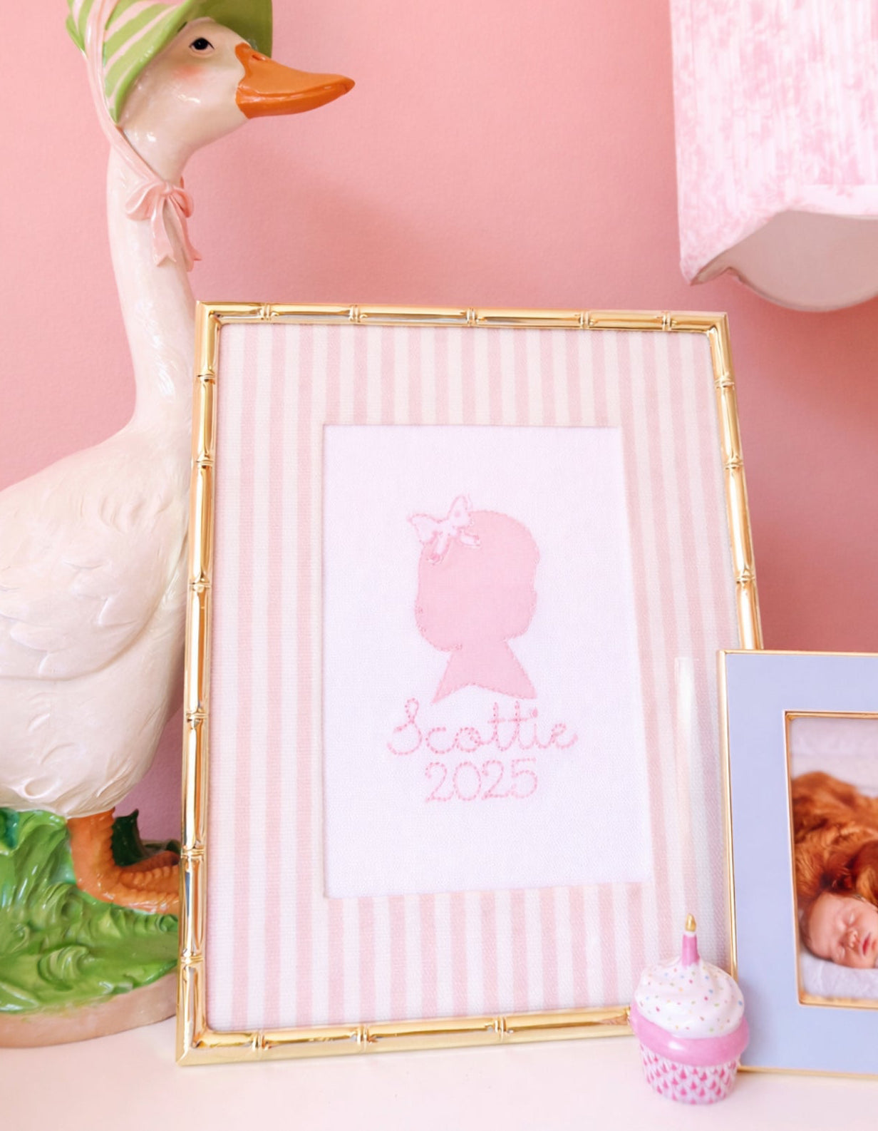 Silhouette embroidered picture